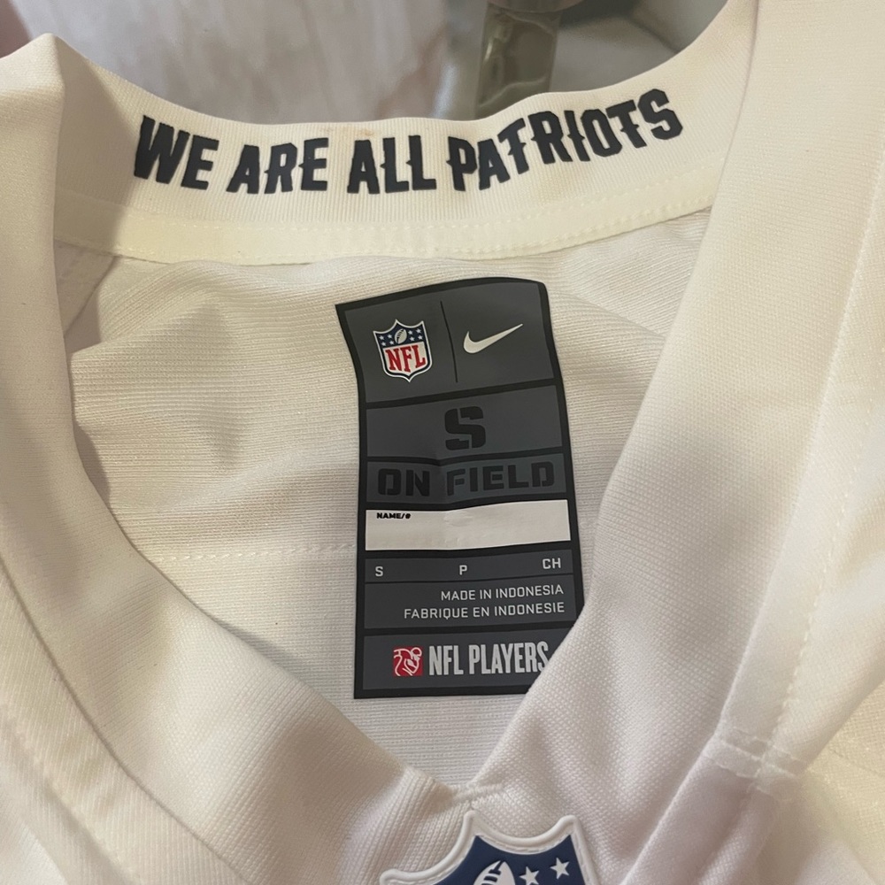 New England Patriots Men’s Mac Jones Jersey - Picture 3 of 11